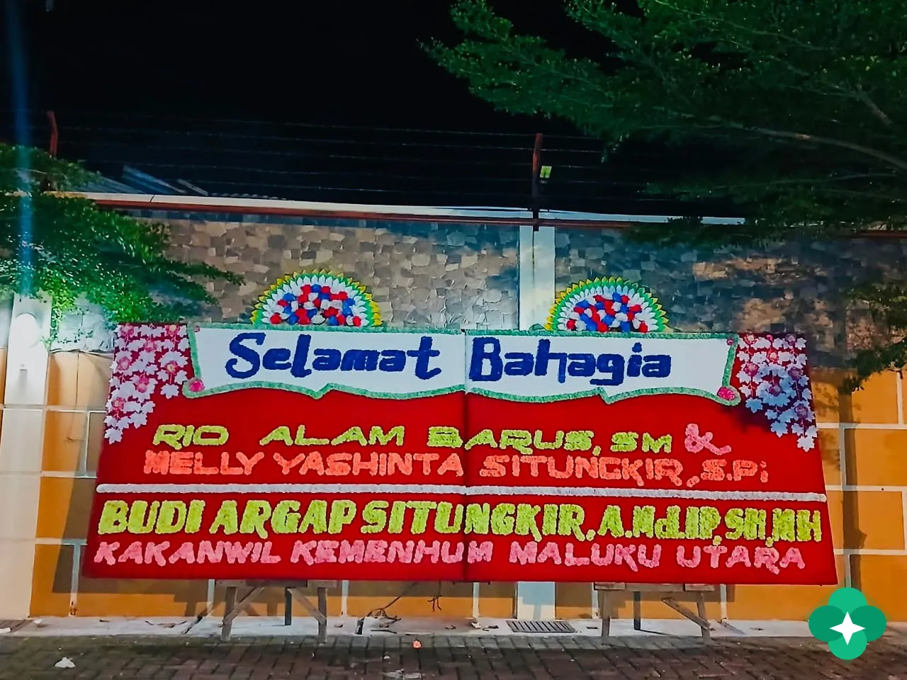 papan bunga bahagia